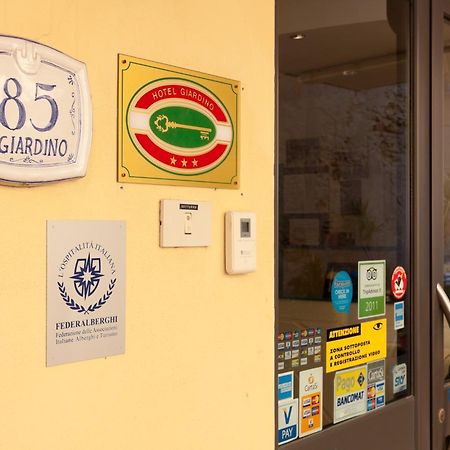 Parking Hotel Giardino Livorno Bagian luar foto