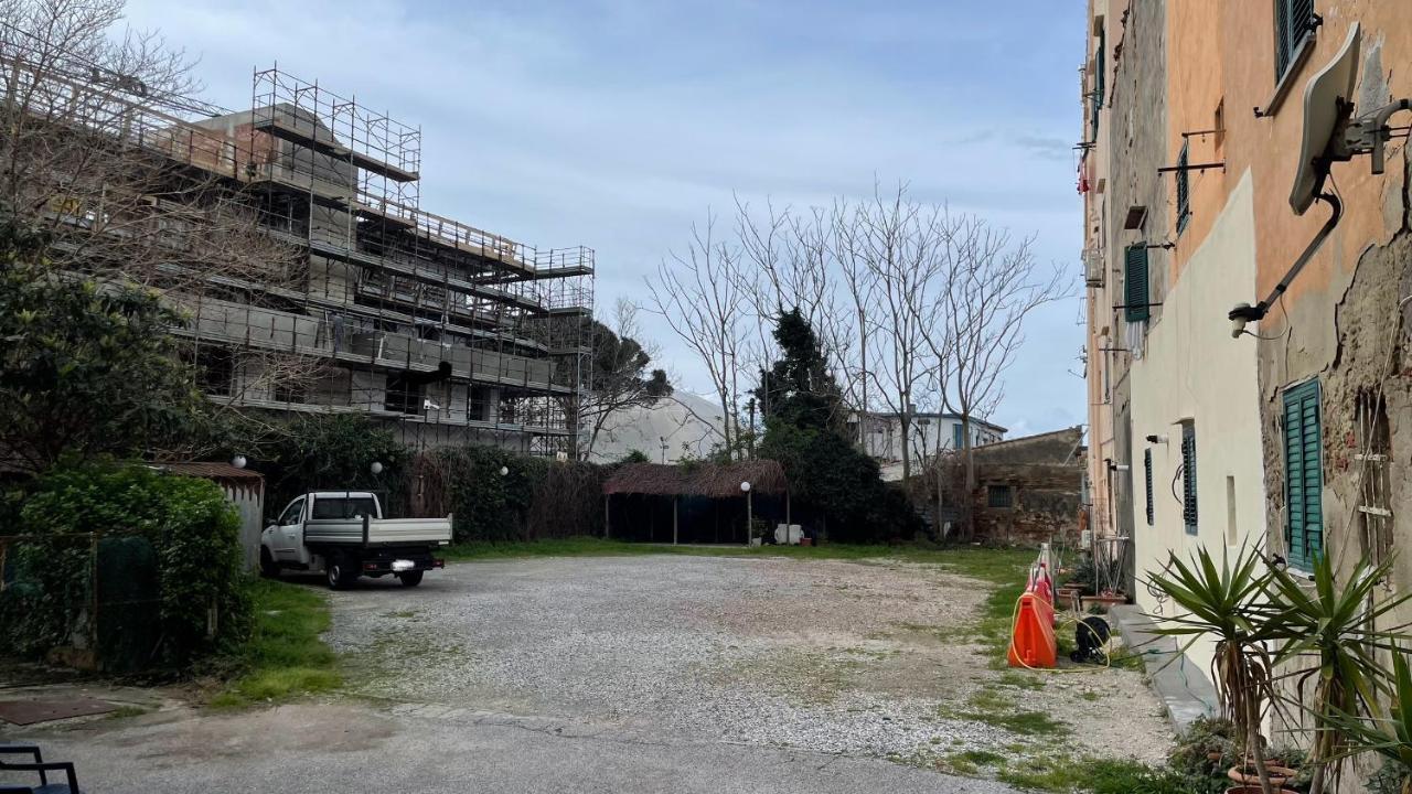 Parking Hotel Giardino Livorno Bagian luar foto