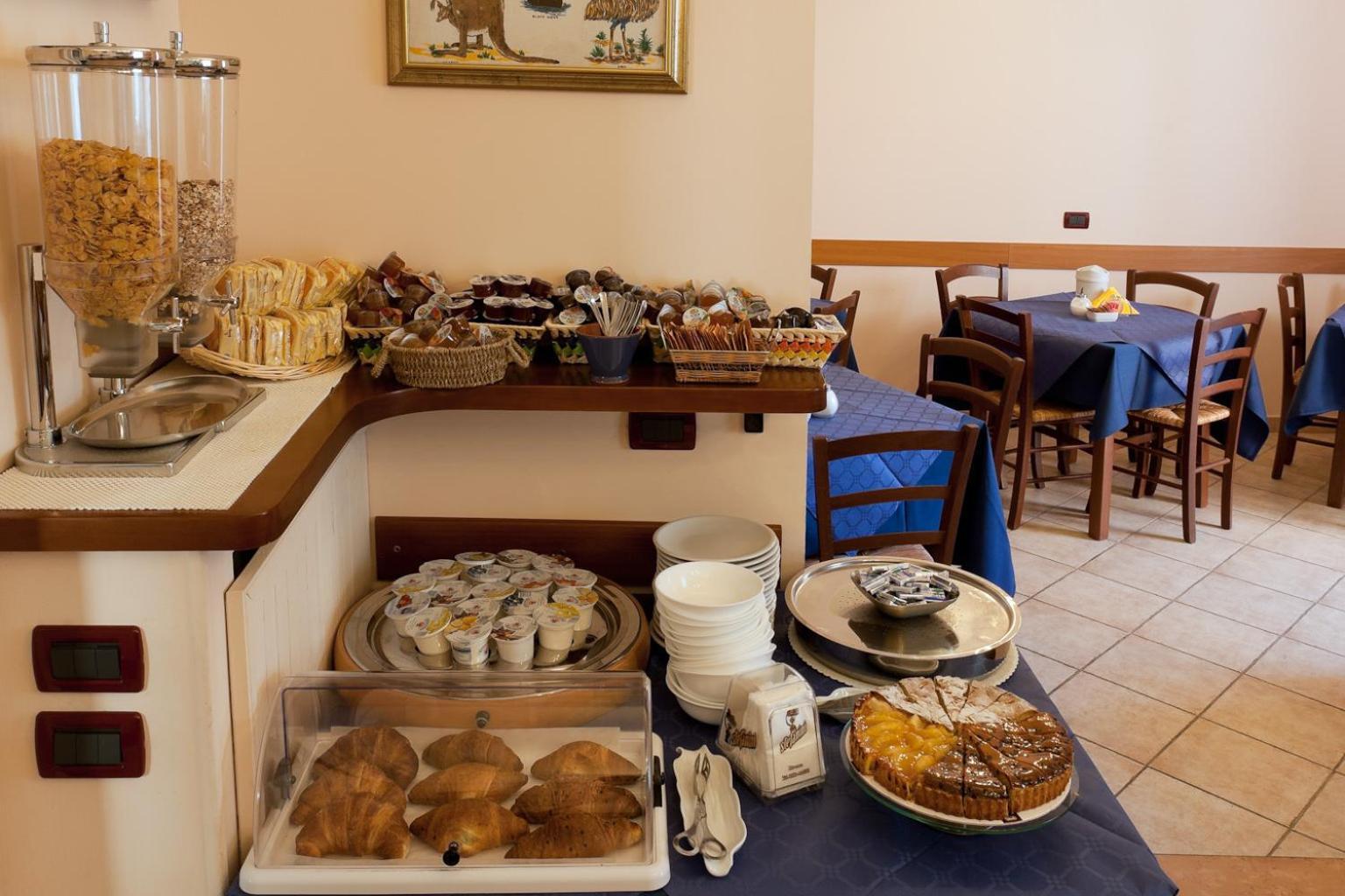 Parking Hotel Giardino Livorno Bagian luar foto