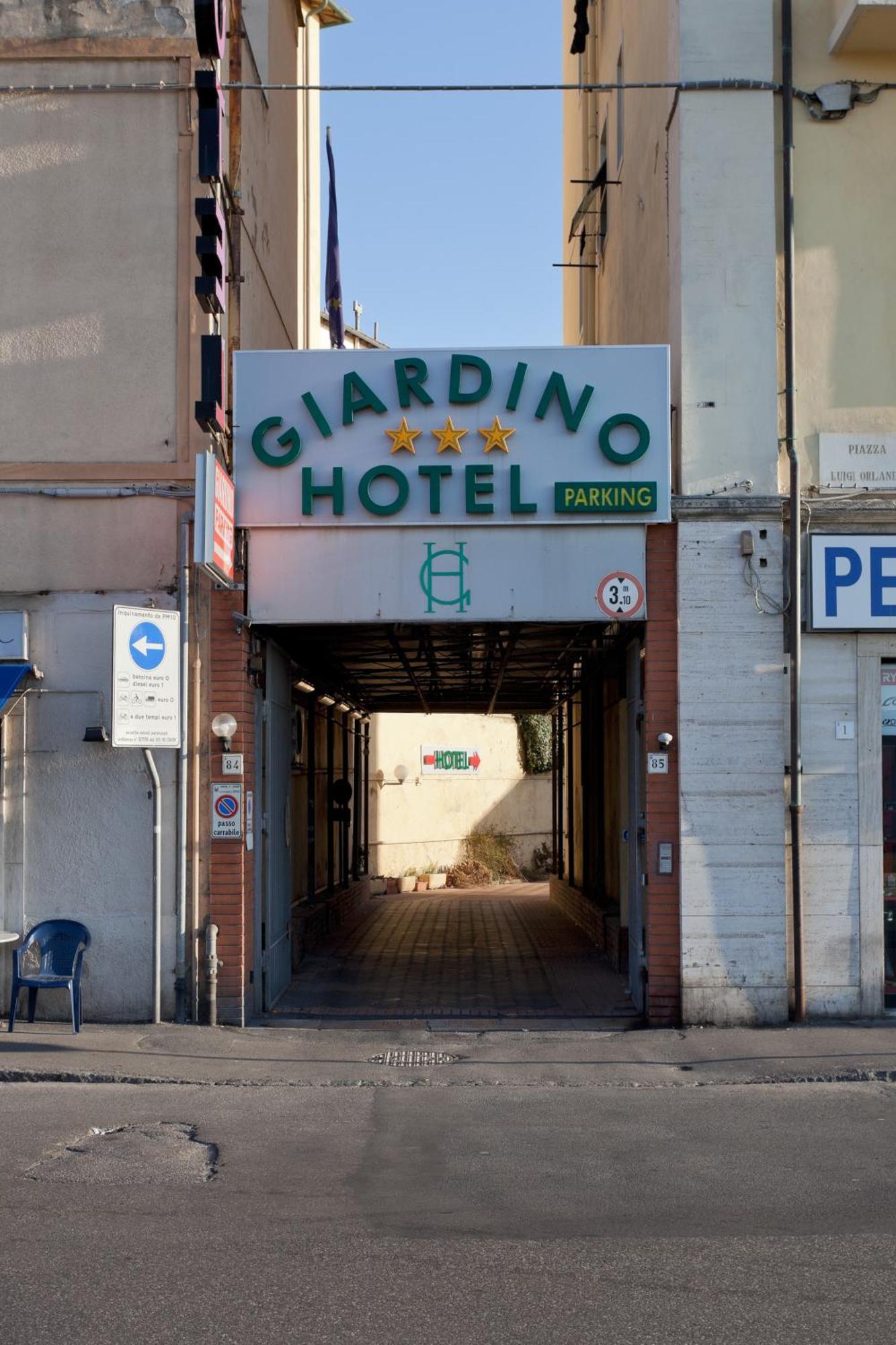 Parking Hotel Giardino Livorno Bagian luar foto