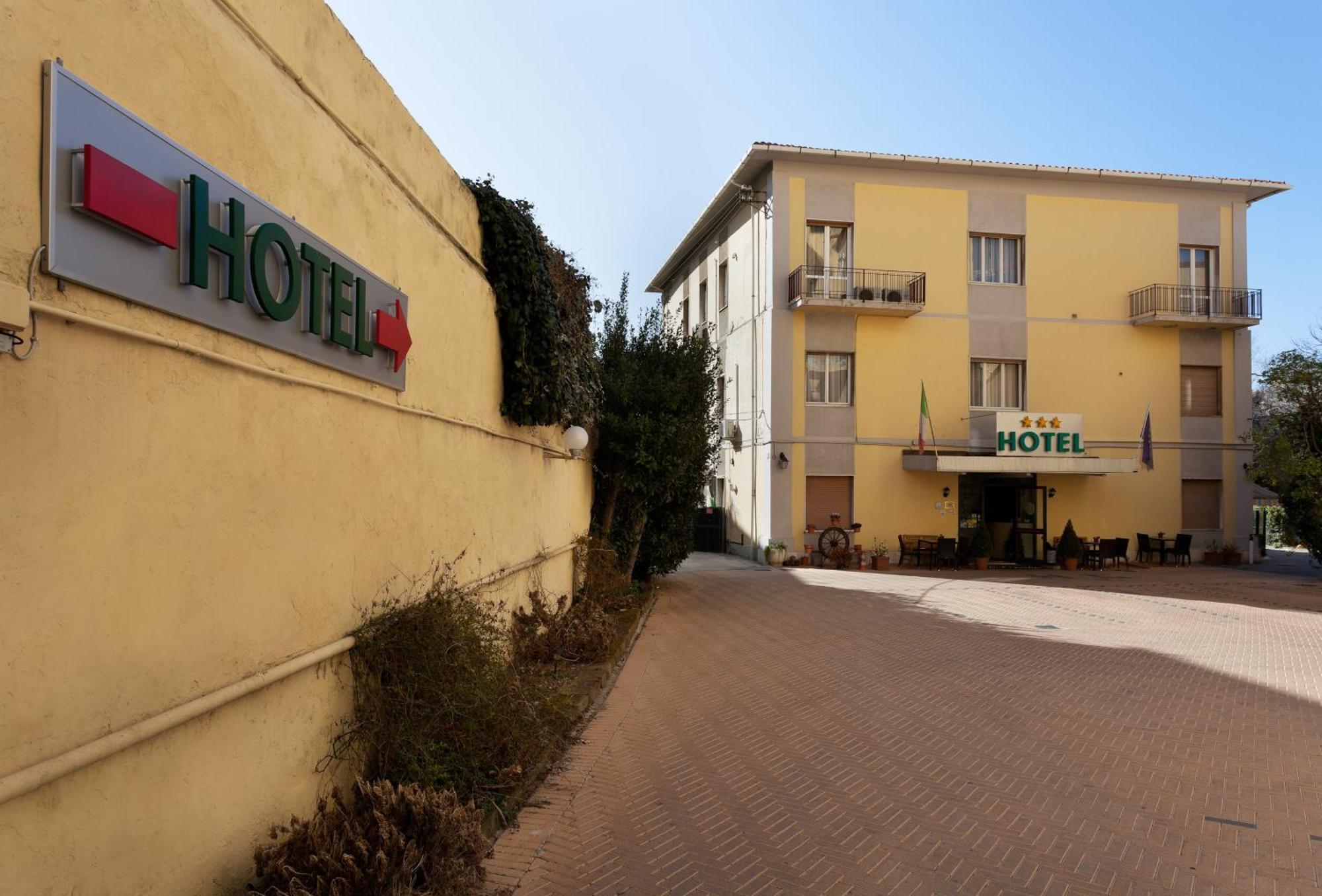 Parking Hotel Giardino Livorno Bagian luar foto