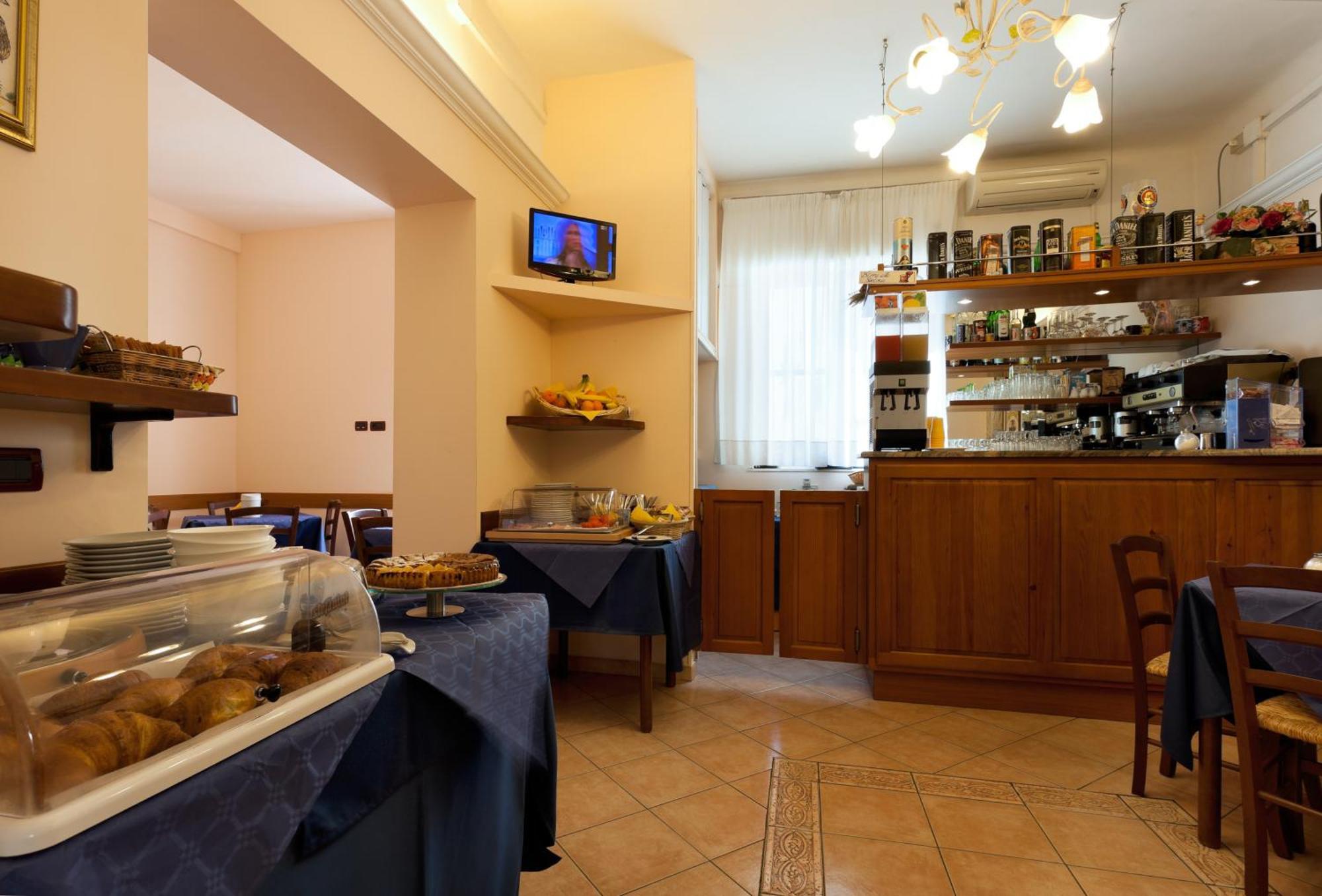 Parking Hotel Giardino Livorno Bagian luar foto