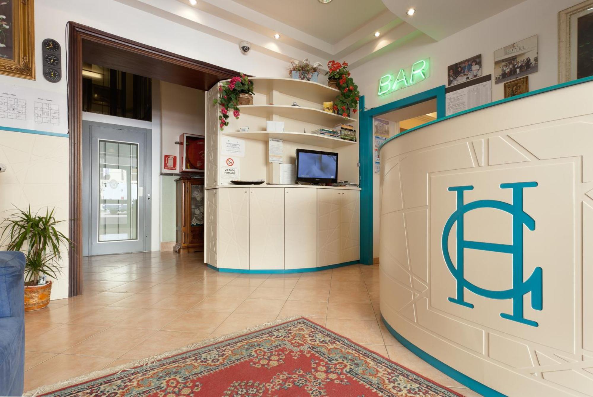 Parking Hotel Giardino Livorno Bagian luar foto